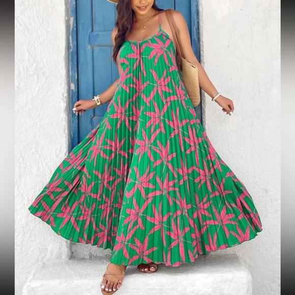 Dresses & Skirts - Floral Maxi Dress